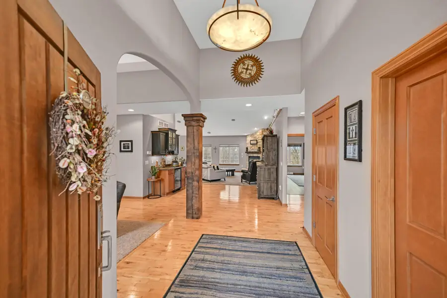 W292N4254 Prairie Wind Cir N, Pewaukee, WI 53072 - #2