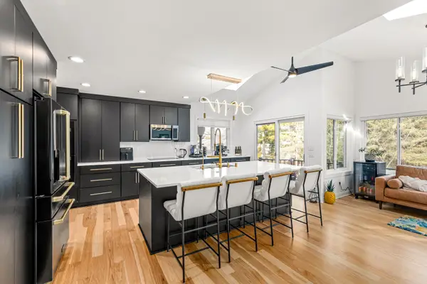 11720 Austin Ave, Mequon, WI 53092