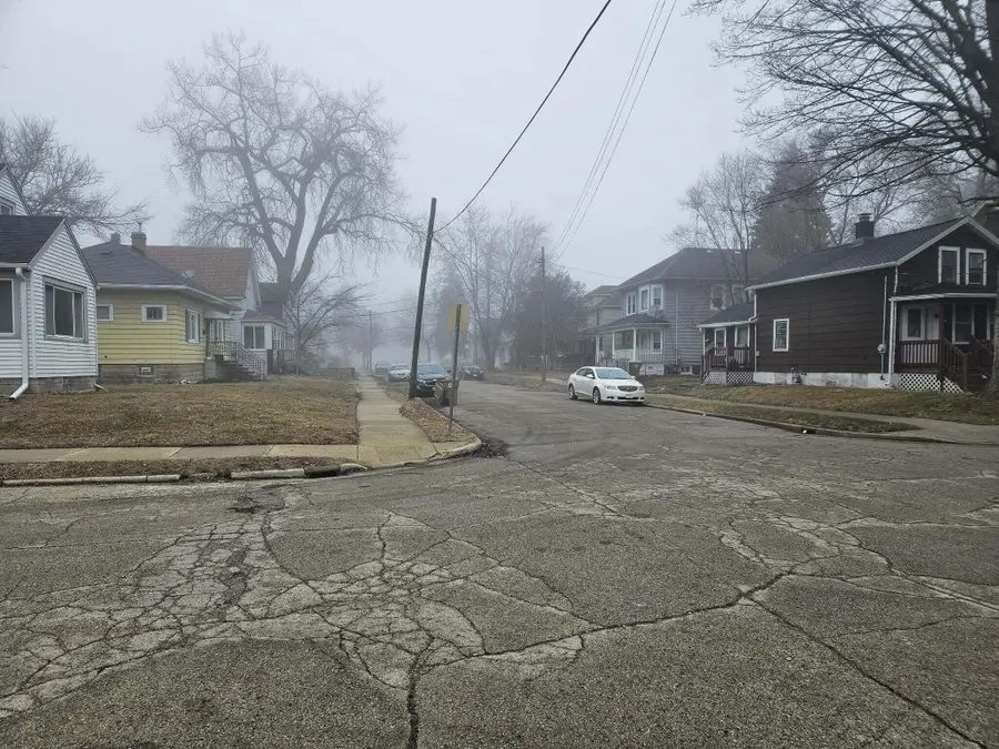 6404 11th Ave, Kenosha, WI 53143 - #3