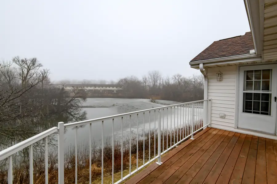 16484 W Crown Ct E, Germantown, WI 53022 - #2