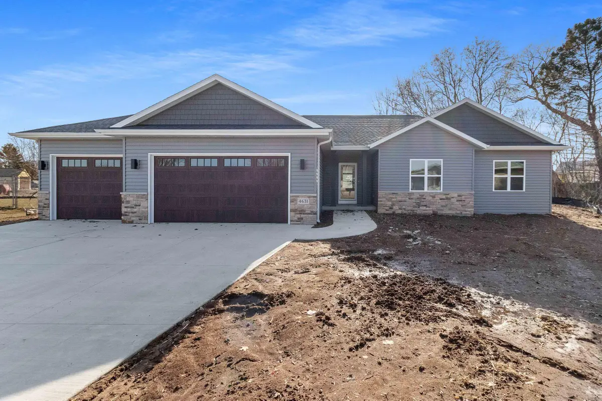 4631 Ridge Ct, Manitowoc, WI 54220 - #1