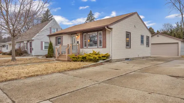 561 E 9th St, Fond Du Lac, WI 54935