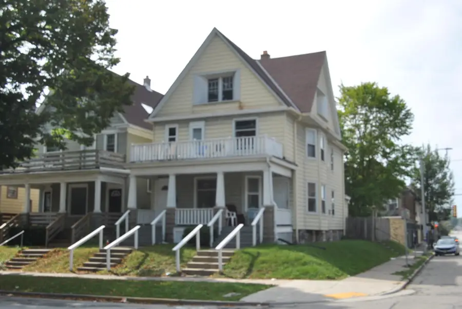 2865 N Cramer St N, Milwaukee, WI 53211 - #2