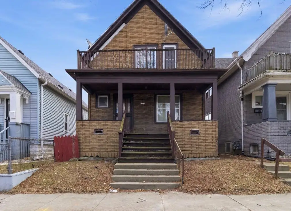 2466 N 33rd St, Milwaukee, WI 53210 - #1