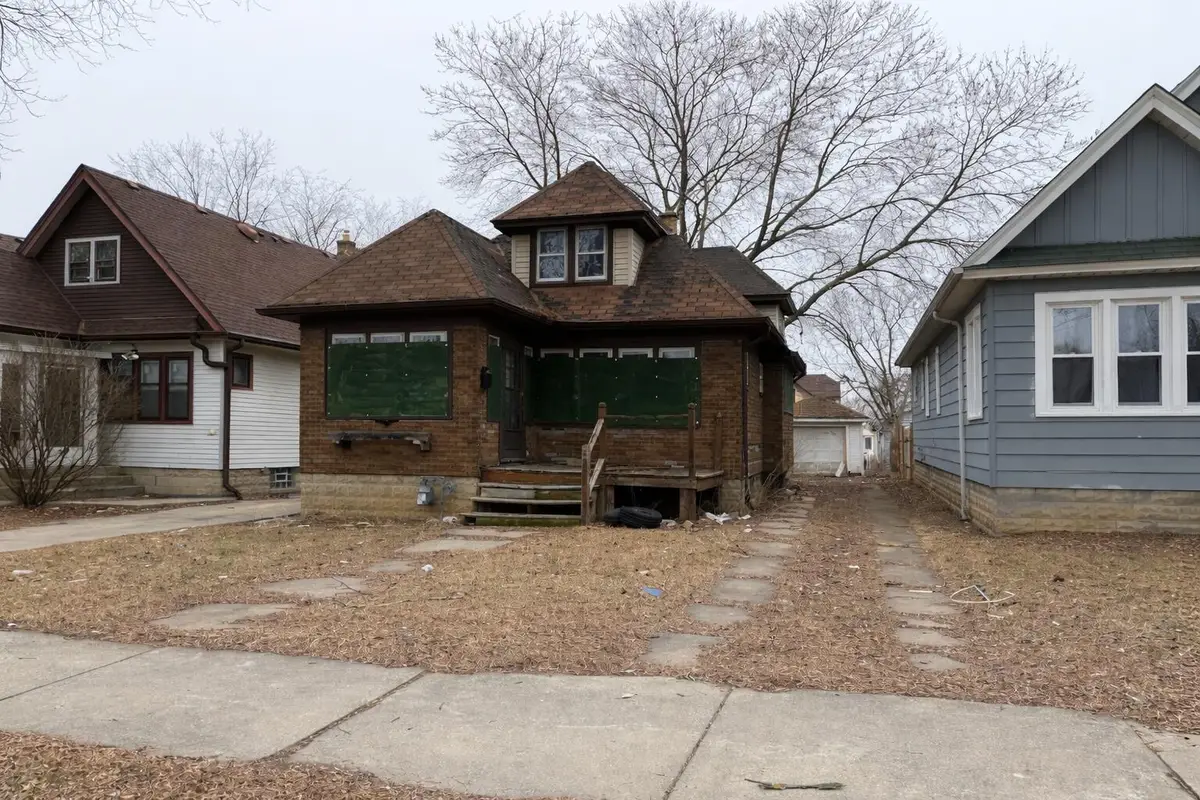 3054 N 59th St, Milwaukee, WI 53210 - #1