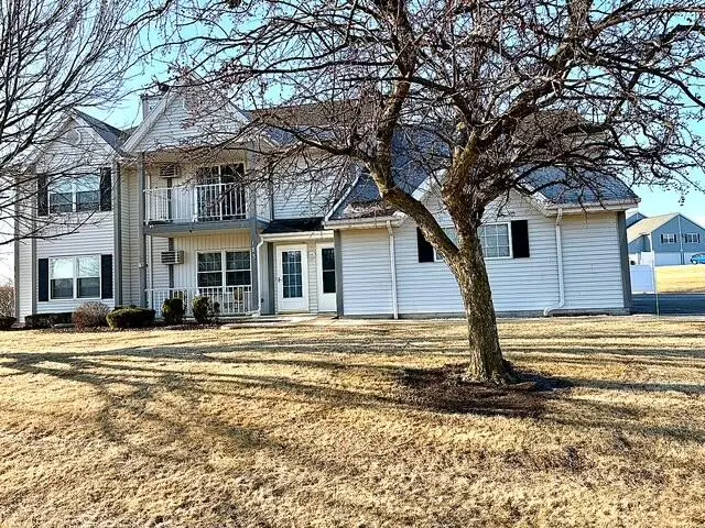183 Minz Park Cir, West Bend, WI 53095 - #1