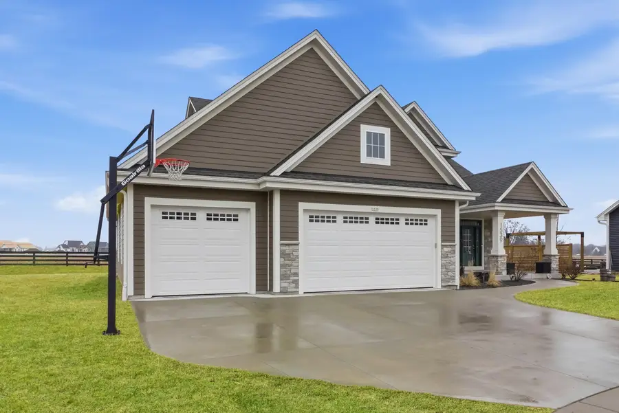 1539 Miller Ct, Oconomowoc, WI 53066 - #3