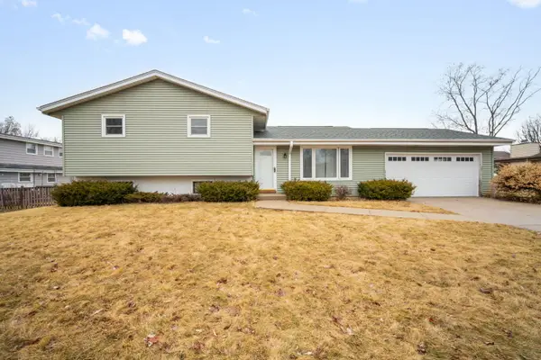 9622 W Tupelo Ct, Milwaukee, WI 53224