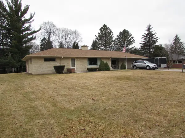 203 Grand Ave, Thiensville, WI 53092