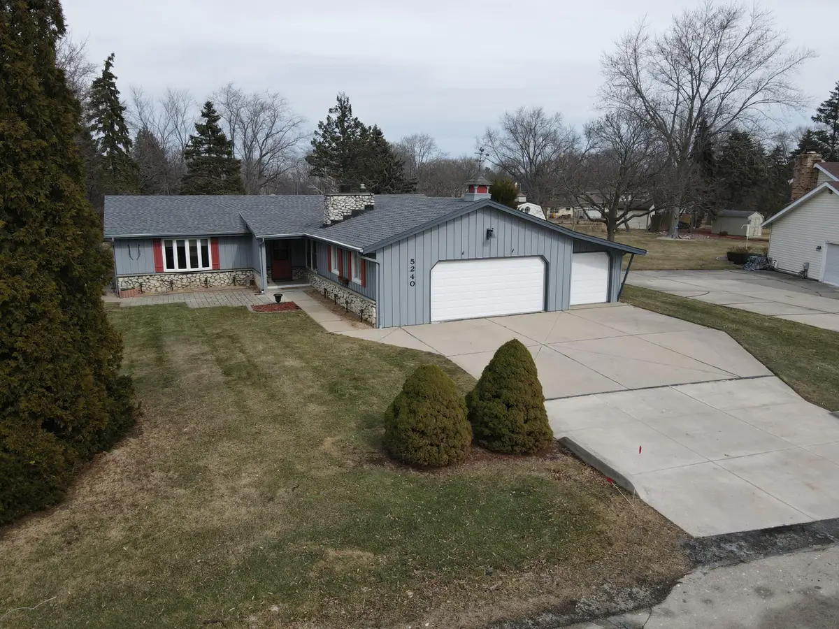 5240 Linden Cir, Caledonia, WI 53406 - #1