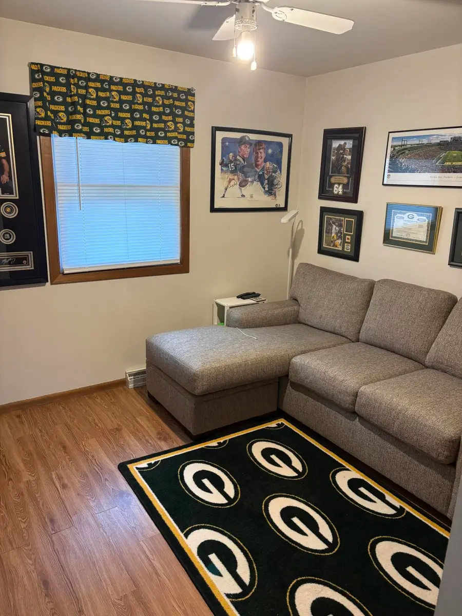 823 Dueno Ct, Manitowoc, WI 54220 - #3