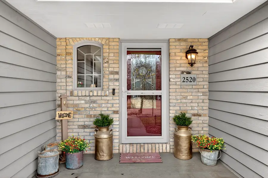 2520 Skyline Dr, West Bend, WI 53090 - #3