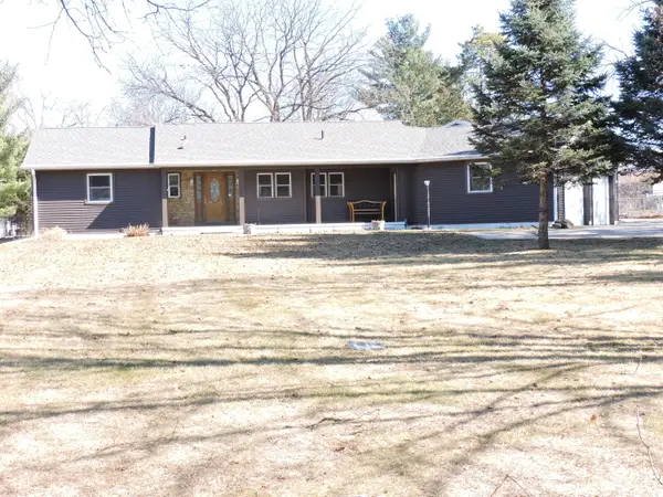 1227 S Main St, Fort Atkinson, WI 53538