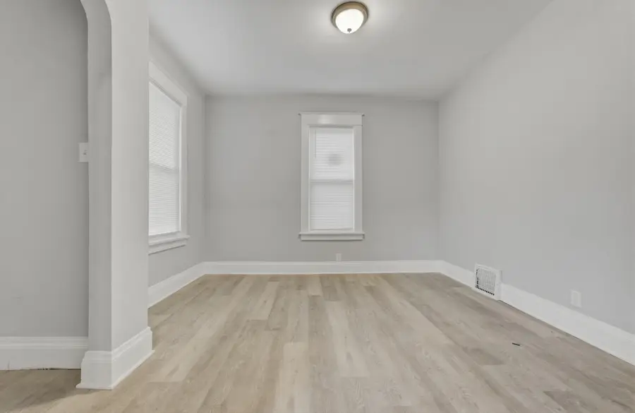 2827 W Grant St, Milwaukee, WI 53215 - #2