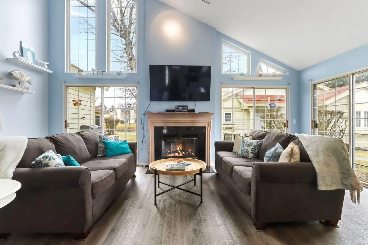 1737 Cottage Dr, Geneva, WI 53147 - #1