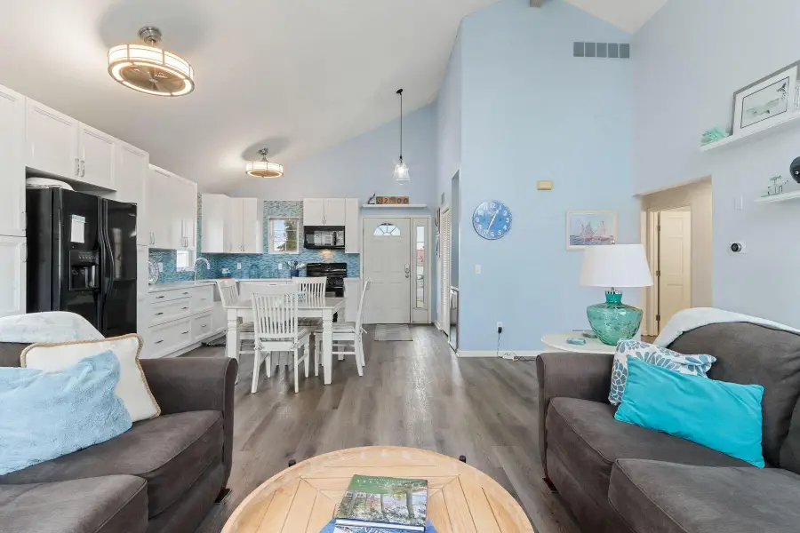 1737 Cottage Dr, Geneva, WI 53147 - #2