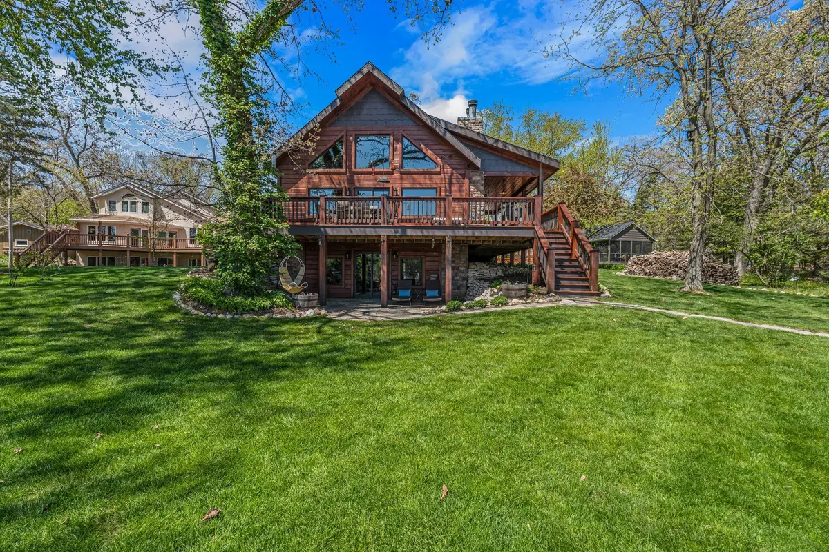3024 Nagawicka Ave, Delafield, WI 53018 - #1