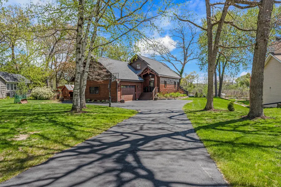 3024 Nagawicka Ave, Delafield, WI 53018 - #3