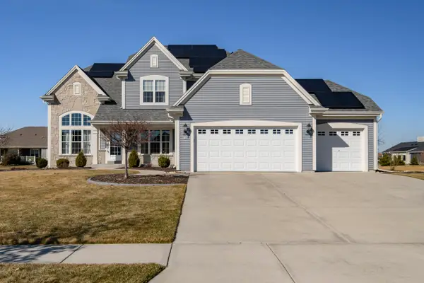 512 Westlawn Ave, Mukwonago, WI 53149