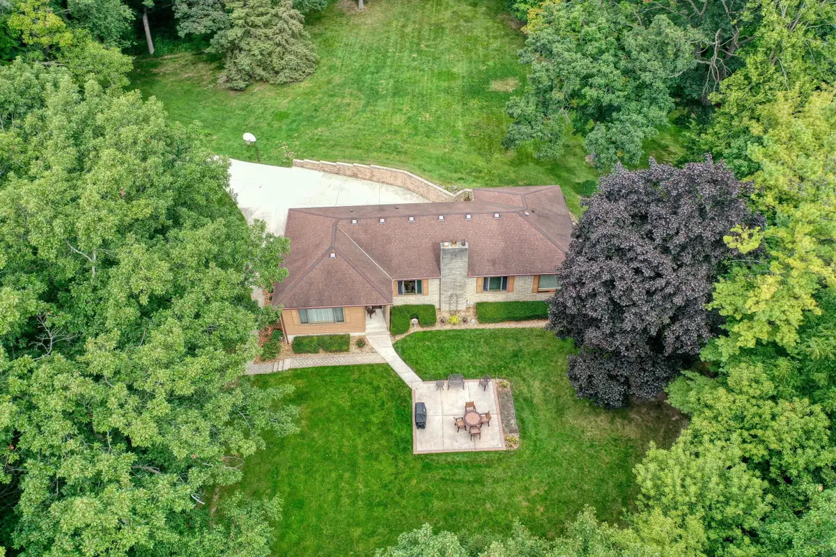 4640 Lake Club Cir, Oconomowoc Lake, WI 53066 - #1
