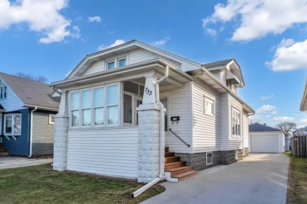 733 West Lawn Ave, Racine, WI 53405