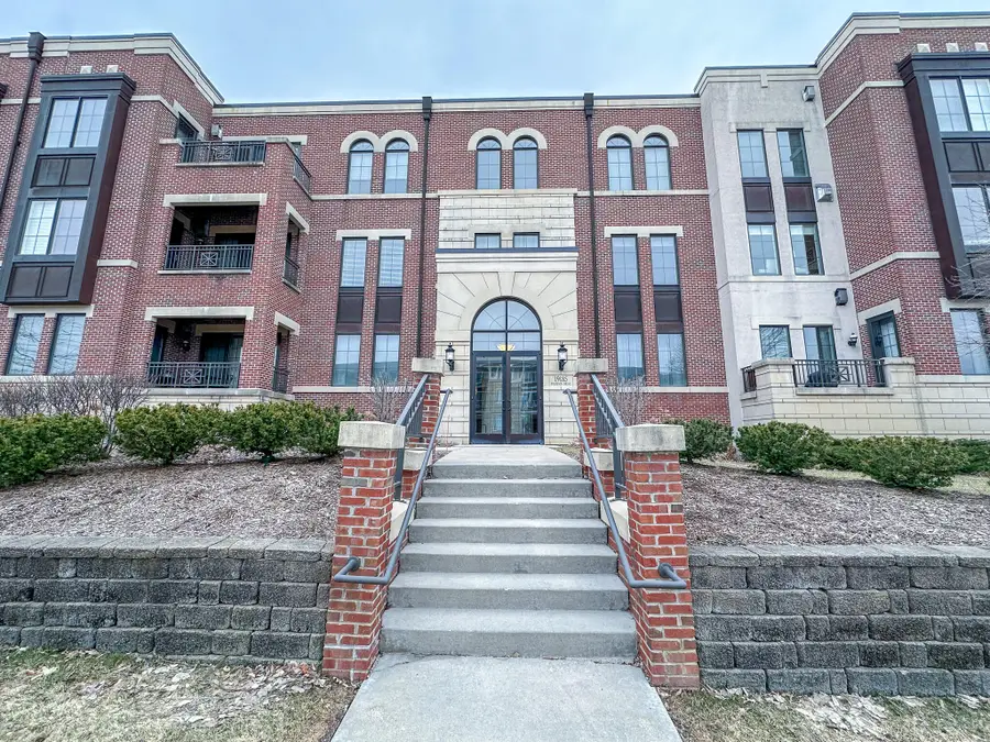 19185 Thomson Dr, Brookfield, WI 53045 - #2