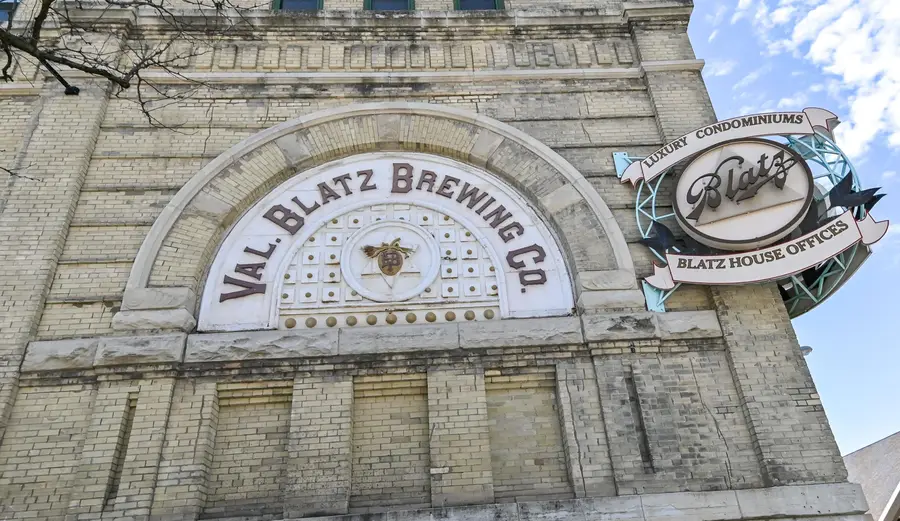 270 E Highland Ave, Milwaukee, WI 53202 - #2