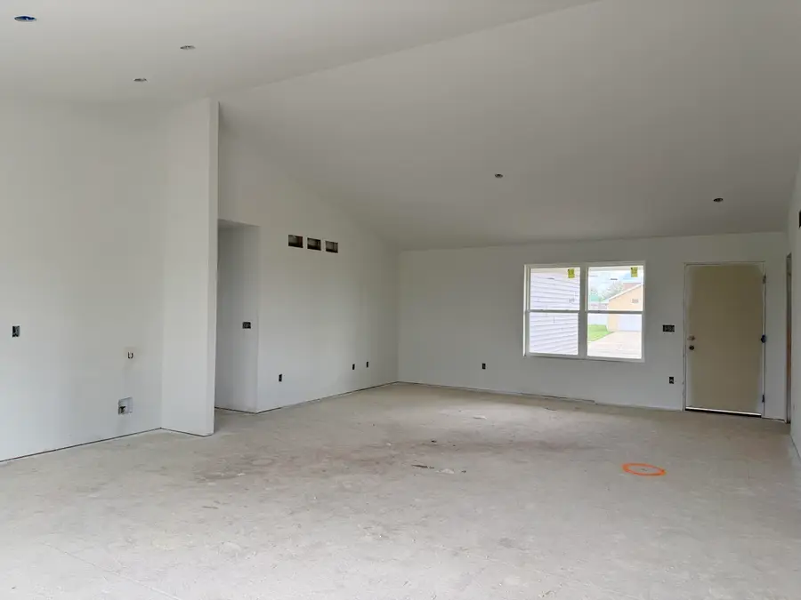 220 Linden Ln, Delavan, WI 53115 - #3