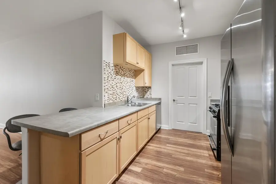 1915 N Water St, Milwaukee, WI 53202 - #2