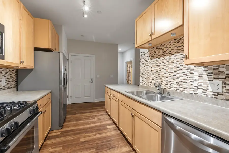 1915 N Water St, Milwaukee, WI 53202 - #3