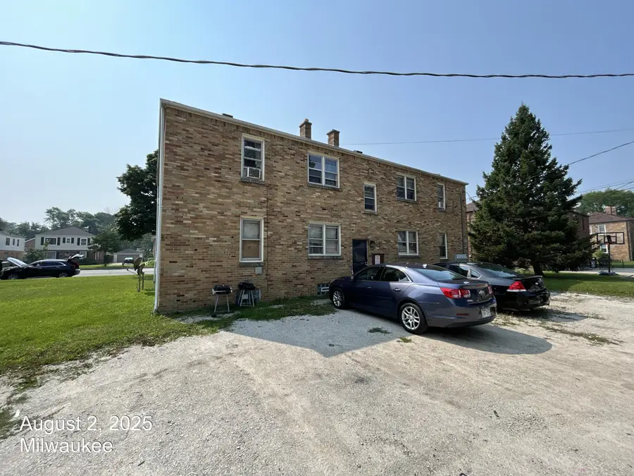 4718 N Sherman Blvd, Milwaukee, WI 53209 - #2