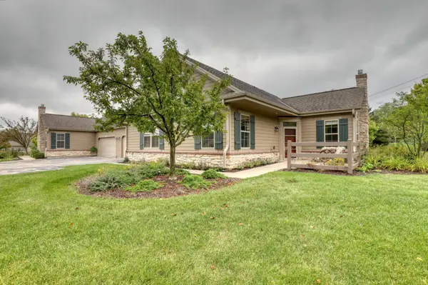 W155N7081 Amberleigh Cir, Menomonee Falls, WI 53051