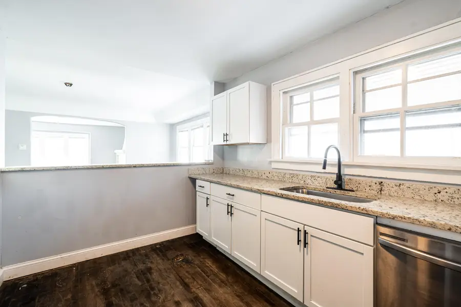 1747 S 28th St, Milwaukee, WI 53215 - #2