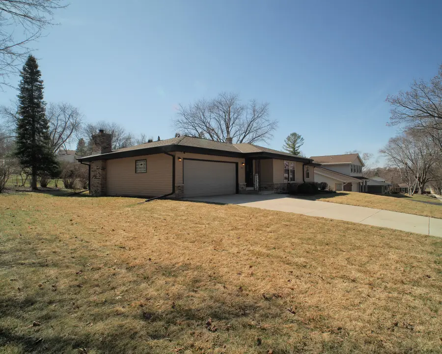2401 Lander Ln, Waukesha, WI 53188 - #2