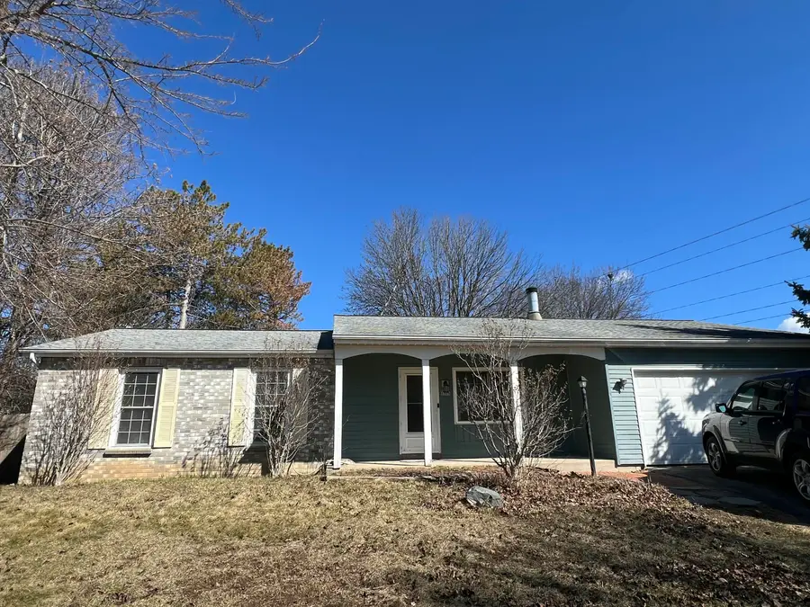 6908 W Greenbrook Ct, Milwaukee, WI 53223 - #2