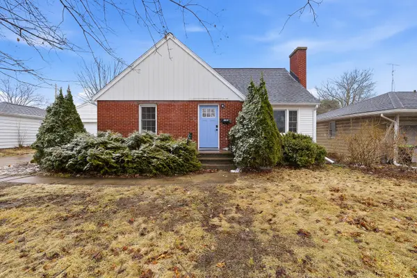 242 Wisconsin St, Mayville, WI 53050