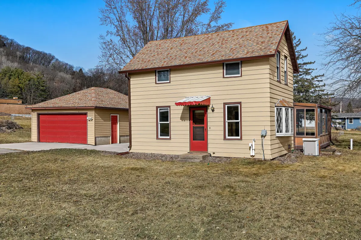1240 Browns Ln, Dakota, MN 55925 - #1