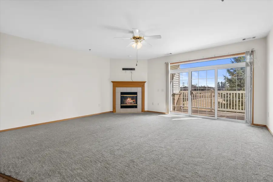 1275 Shadowood Cir, West Bend, WI 53095 - #2