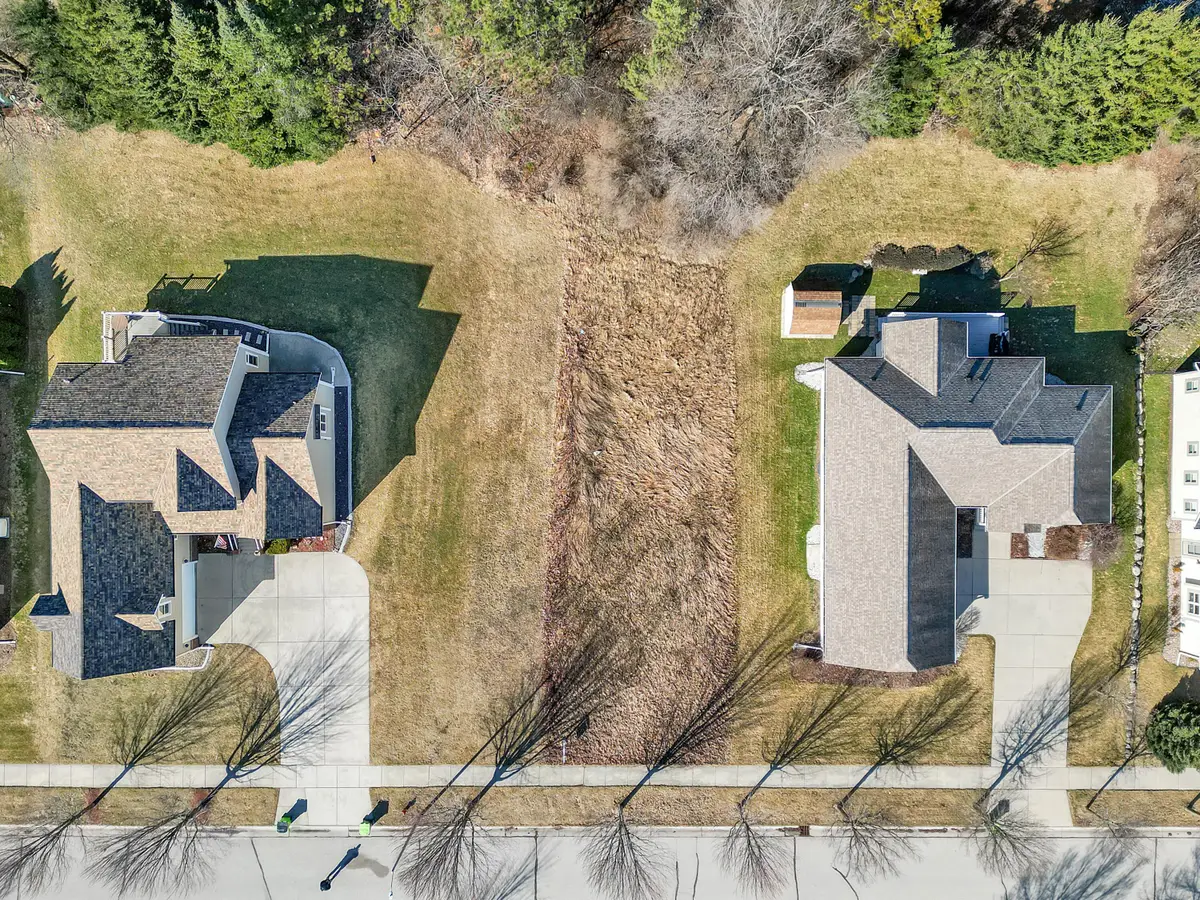 1503 Red Oak Dr, Hartford, WI 53027 - #1