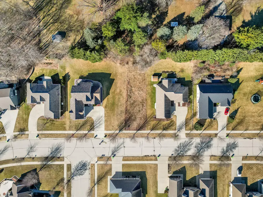 1503 Red Oak Dr, Hartford, WI 53027 - #3