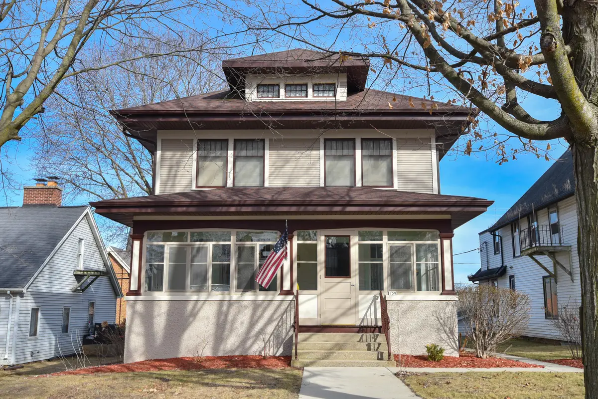 139 N 8th Ave, West Bend, WI 53095 - #1