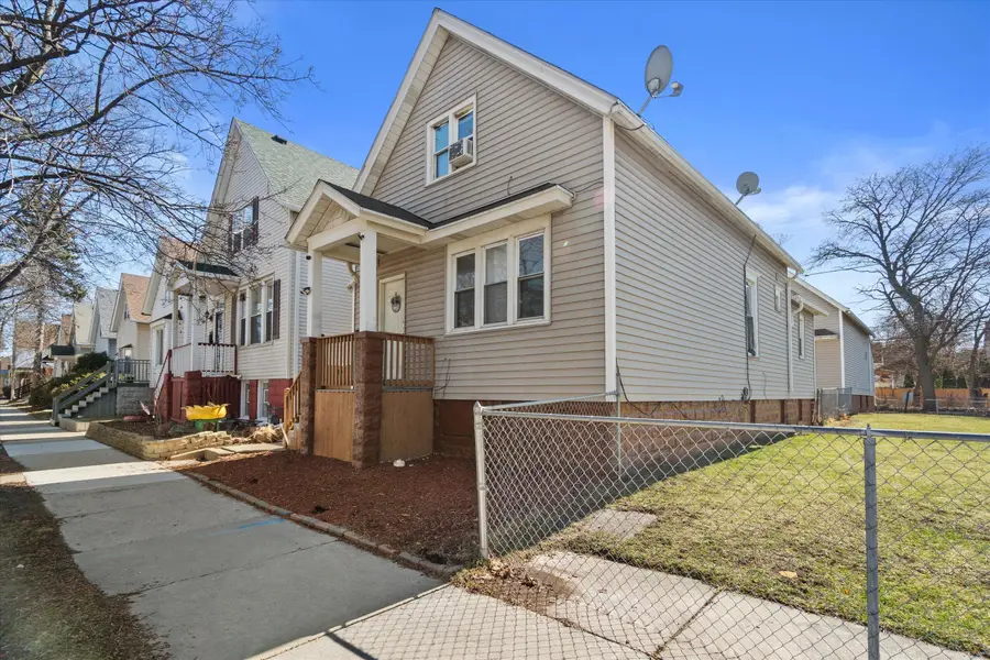 1425 W Orchard St, Milwaukee, WI 53204 - #2