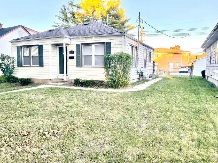 3526 N 77th St, Milwaukee, WI 53222 - #2
