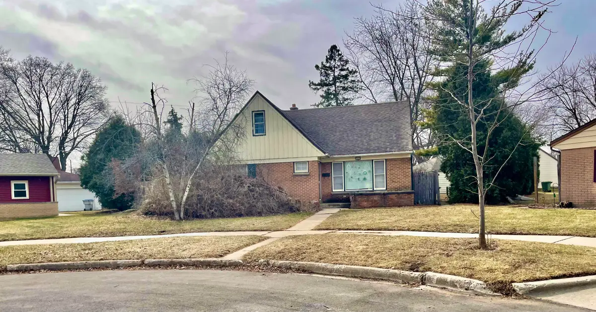 7225 W Vienna Ct, Milwaukee, WI 53216 - #1