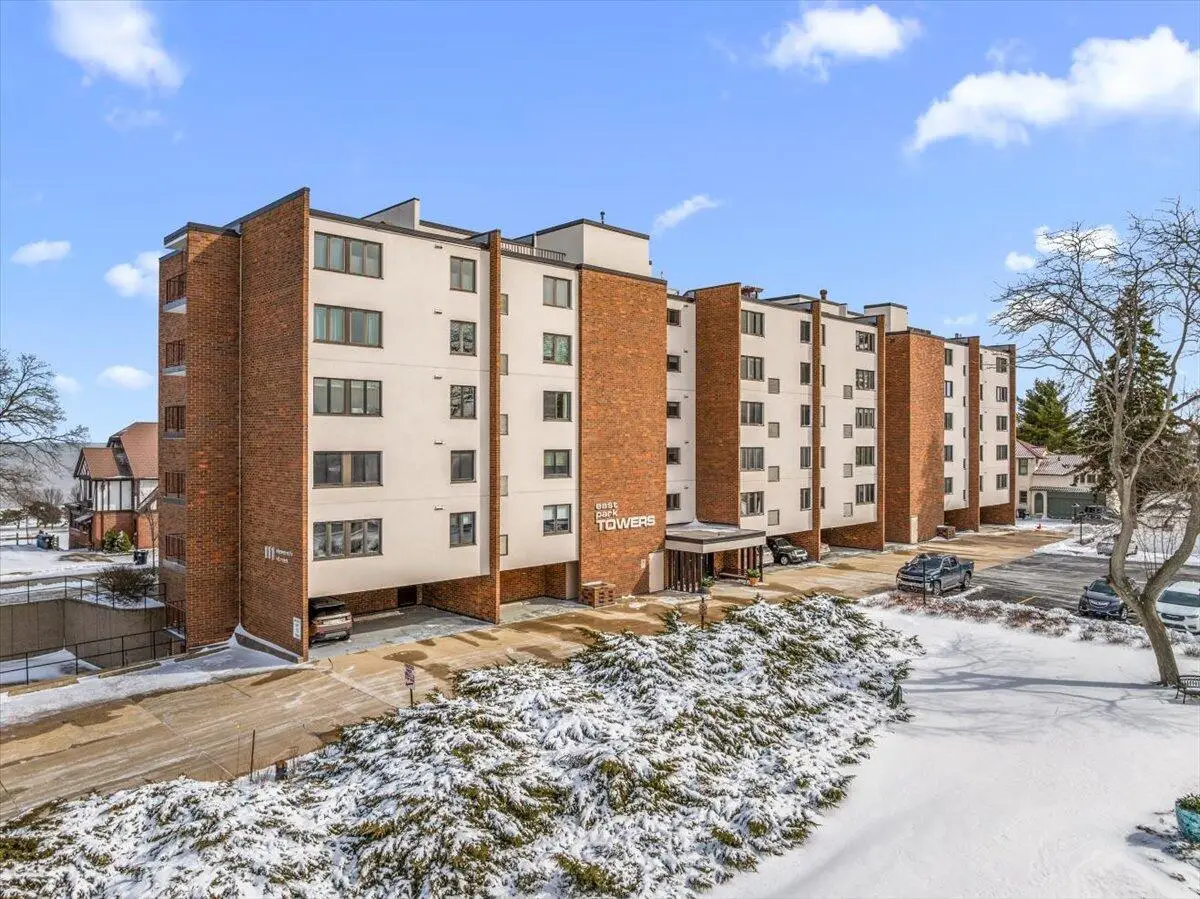 111 11th St, Racine, WI 53403 - #1