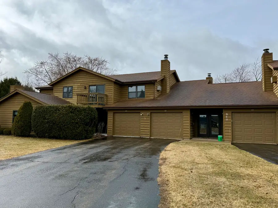 975 Manor Dr, Neenah, WI 54956 - #2