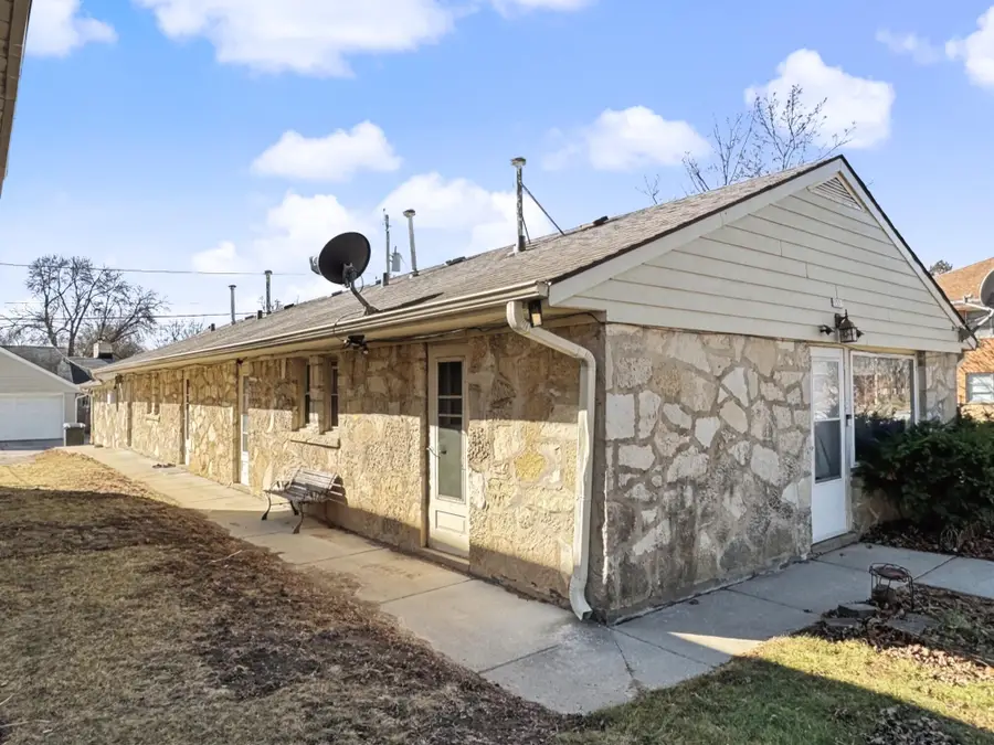 2276 N 94th St, Wauwatosa, WI 53226 - #2