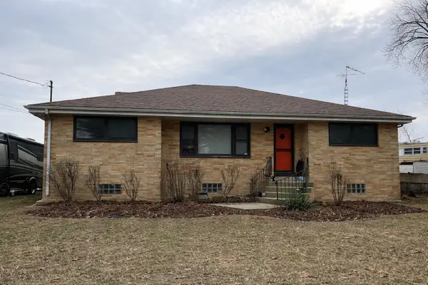 9851 Lakeshore Dr, Pleasant Prairie, WI 53158