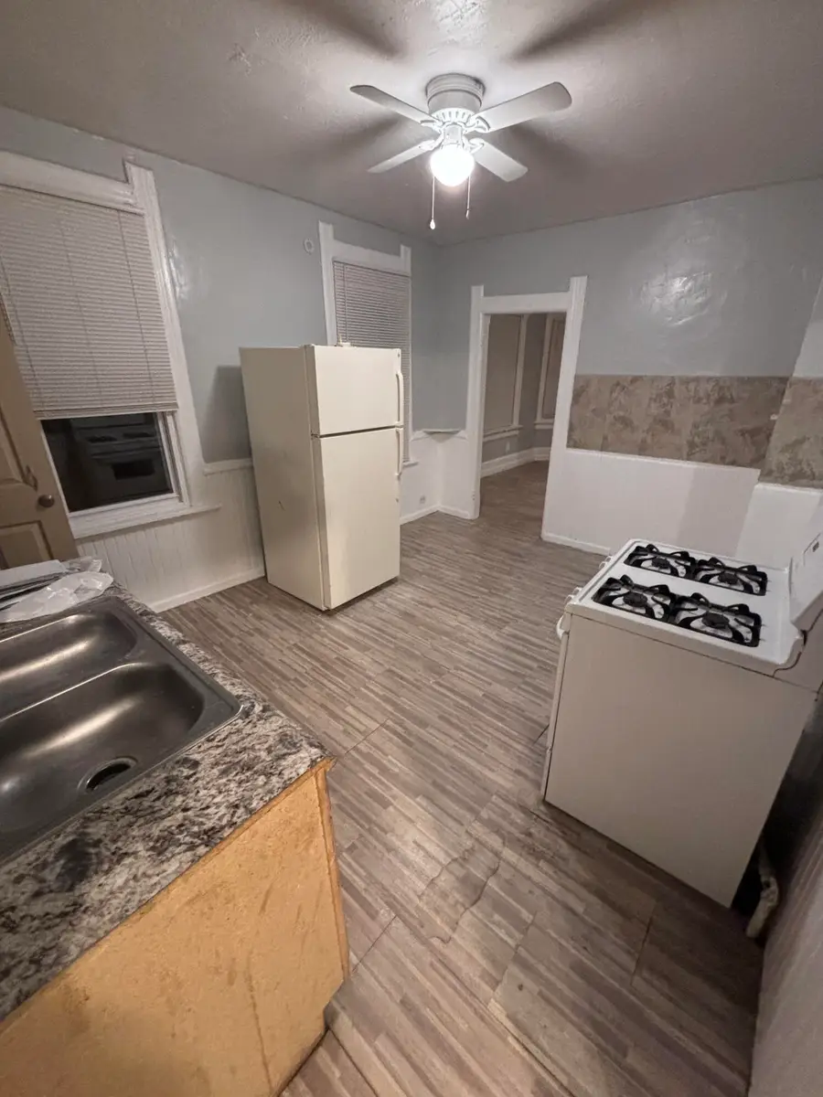 1120 W Chambers St, Milwaukee, WI 53206 - #3