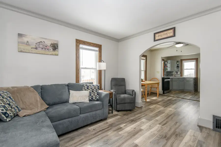 912 Blackstone Ave, Waukesha, WI 53186 - #3